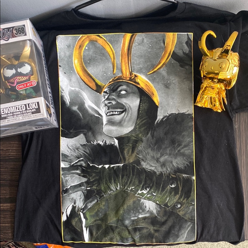S | Loki Black Graphic T-Shirt with Gold and Gray Design